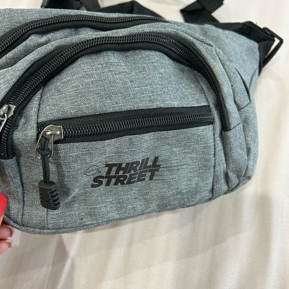 💥PRICE⬇️ 
NISSAN • Thrill Street Fanny Pack • Medium • Grey • - Picture 2 of 12